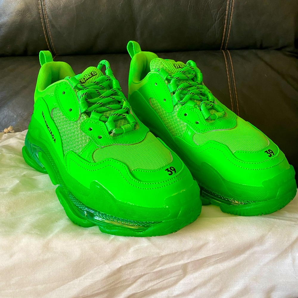 Balenciaga Triple S Neon Green Clear Soles Shipping in original box - Picture 2 of 15